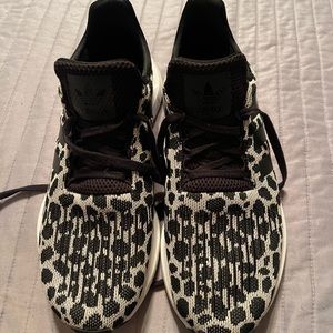 Adidas Leopard Swift Run sneakers